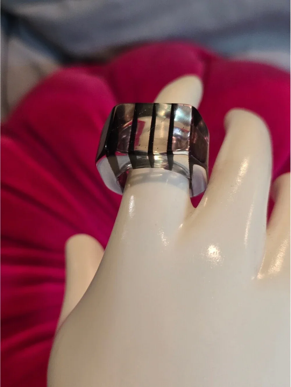 NOS Y2K Acrylic / Lucite Chunky Black Ring Size 7 VTG